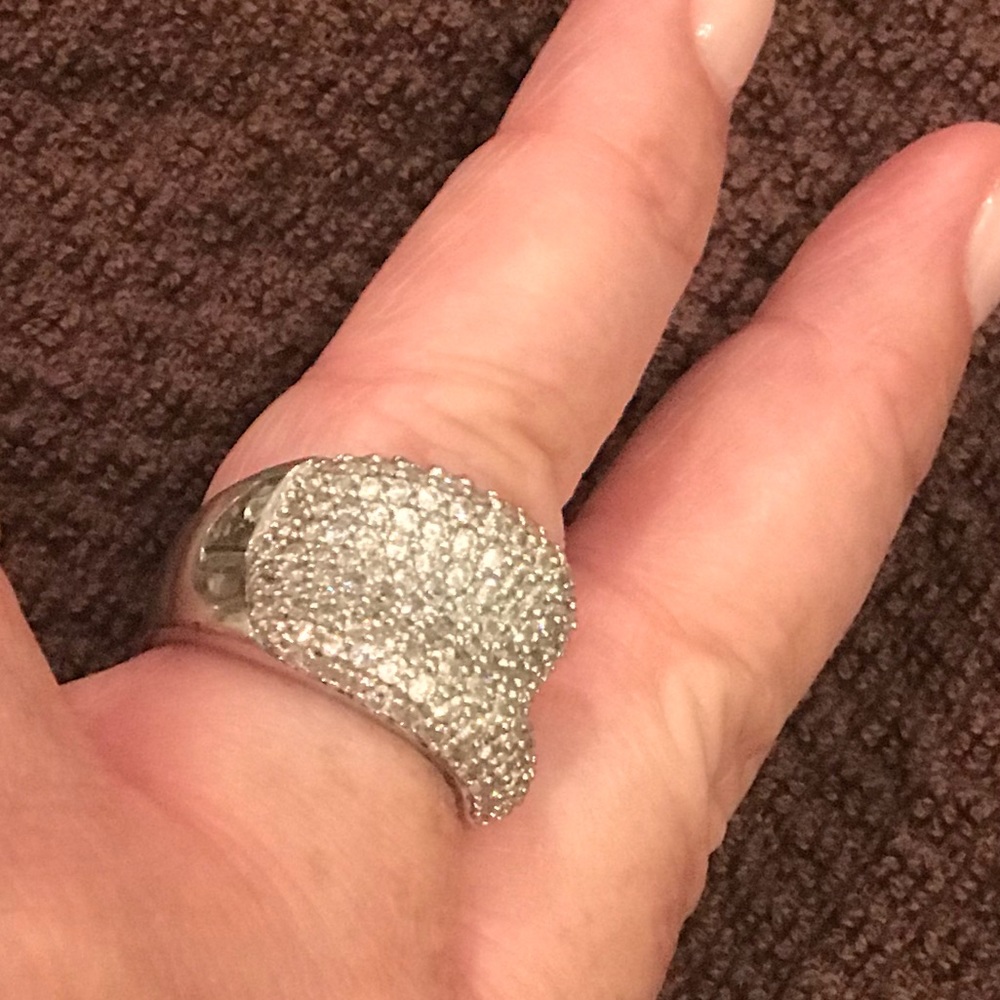 Ladies Stunning Sterling Silver & CZ Ring, Size 8 - Picture 6 of 8